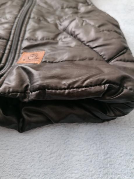 Vesta s kozusinkou, bubbe,80