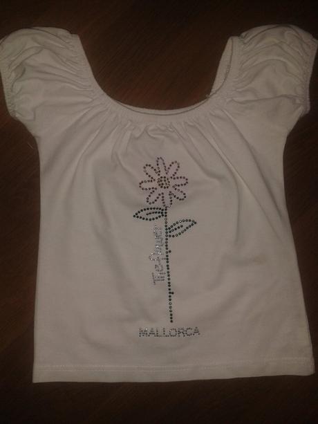 Tricko s kvetinkou., 104