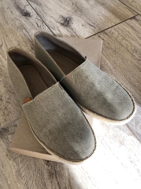 Panske poltopánky, 42