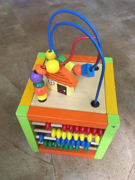 Interaktivna drevena kocka, 