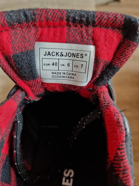 Teniskyvjack&jones, 40