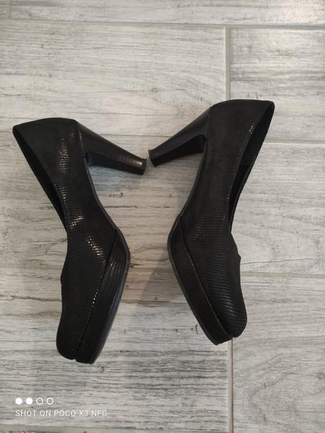 Čierne lodičky, 37