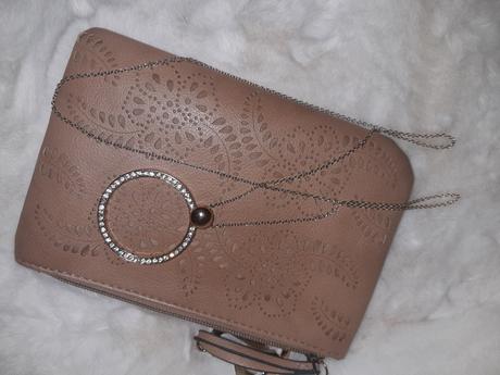 Náhrdelník dokonalosti, avon