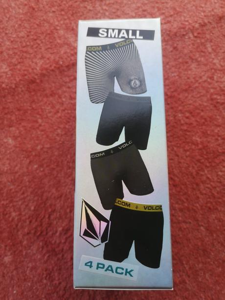 Volcom pánske boxerky 4 ks veľkosť s, s