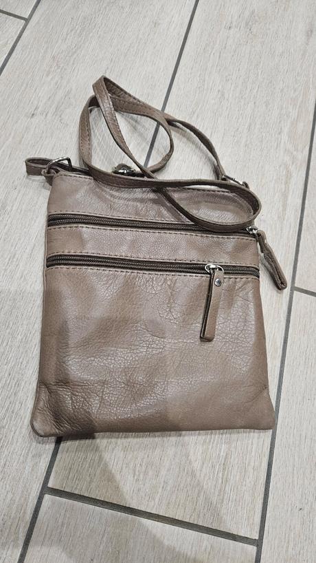 Crossbody hnedá kožená taška,