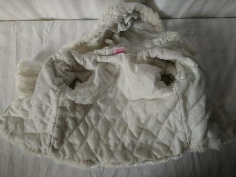 Biely "kožušinový" kabátik, city vane, 86