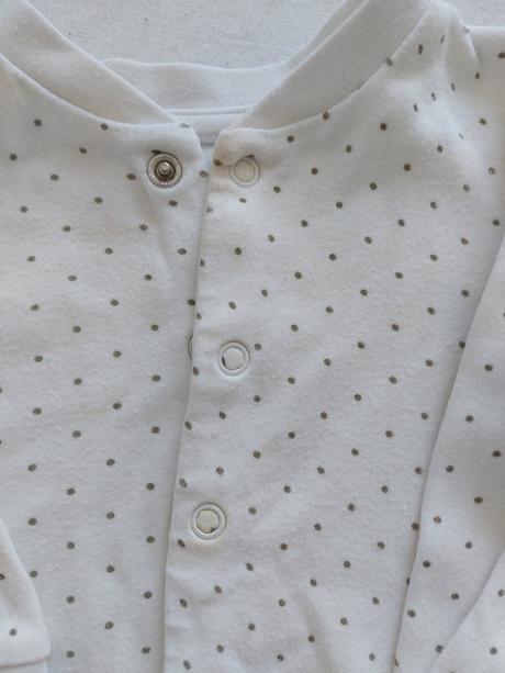 Bodkovane pyzamko, 62