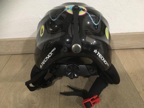 Krásna chlapčenská prilba zn.tecnopro, 