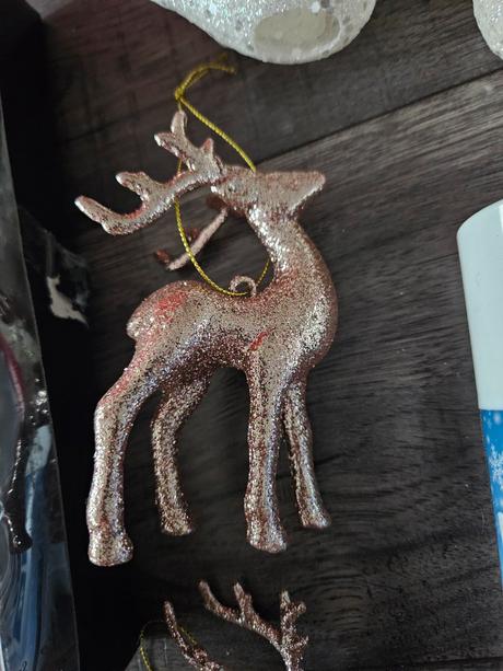 Ozdoby na stromček- biele vianoce- gule, svetielka, 