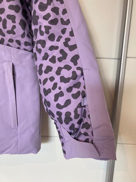 Lyziarska vetrovka, 152