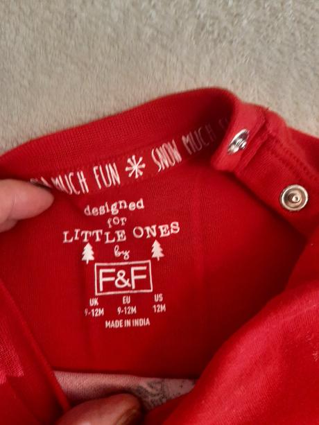 Vianocne oblecenie, 86