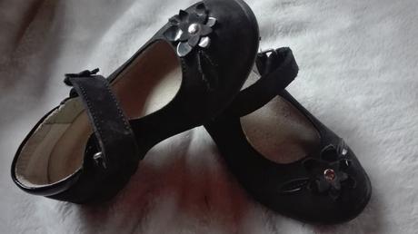 Poltopánky, essi,27