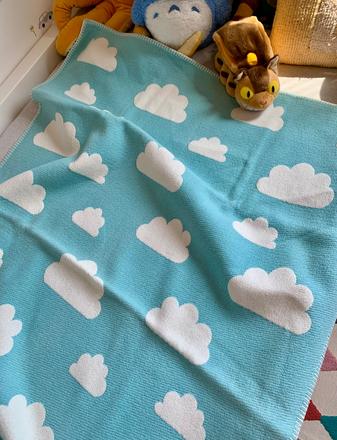 Detská obojstranná deka s obláčikmi, 