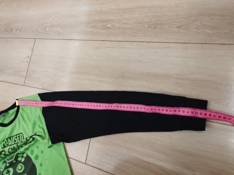 Pyžamové tričko, 158