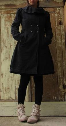 Tenký vlnený romantický kabátik, s