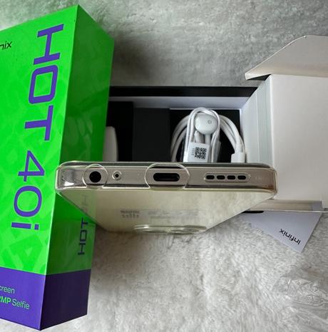 "ako nové" infinix hot 40i 4 gb/128 gb zlatý za90e, 