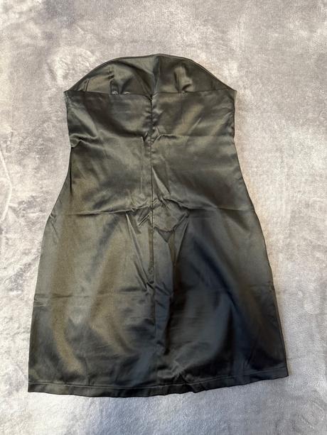 Spoločenské šaty, m