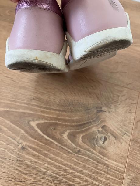 Sandalky biomecanics, 29