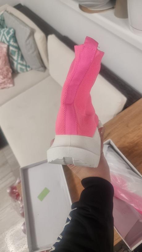 Neonove topanky, 40