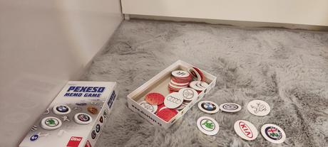 Pexeso so znakmi áut, 