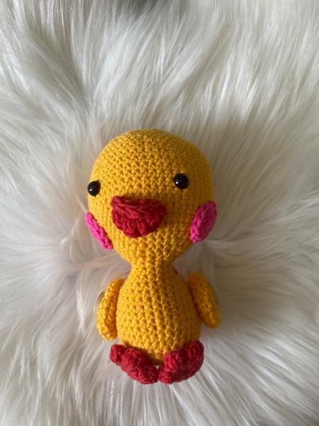 Háčkované kuriatko vo vajíčku,