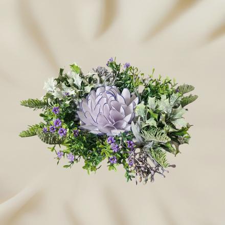 Hrobčeková ikebanka s voskovým kvetom, 