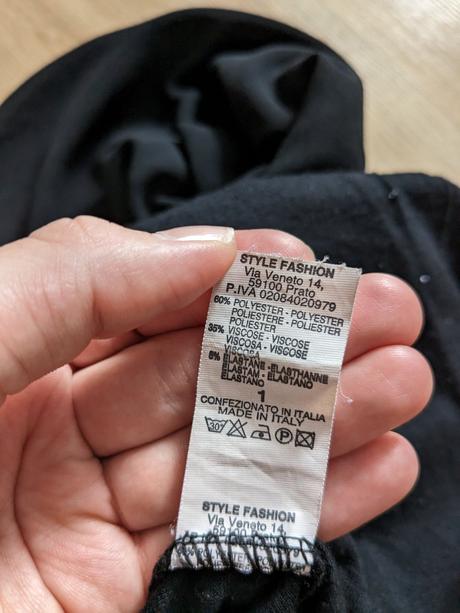 Čierna blúzka s viazaním, s