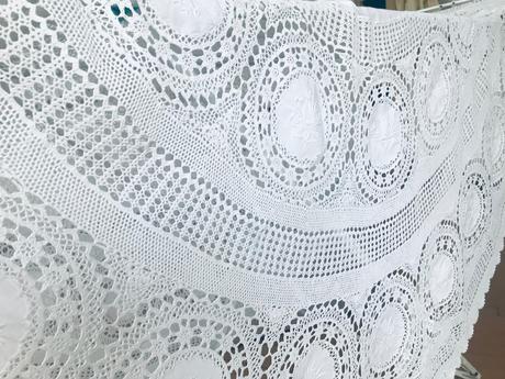 Krasny vintage obrus, 