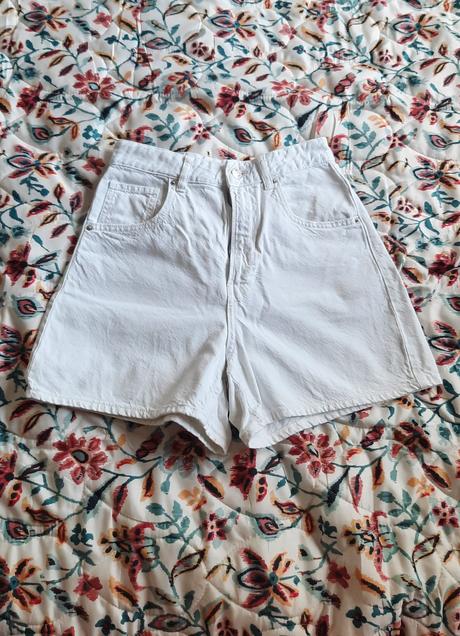 Kraťasy s vysokým pásom, bershka,s