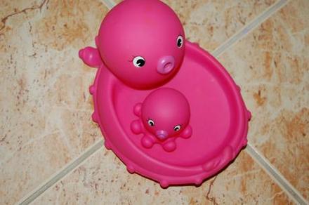 Hracky do vane,rodinka,z asi,