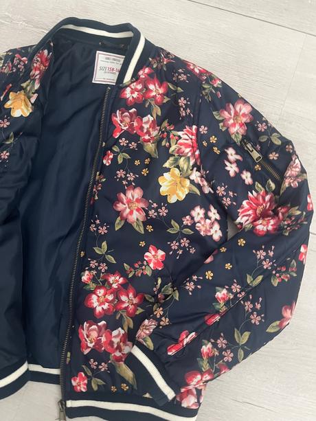 Dievcenska bomber, takko,158