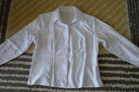 Biela košeľa, 44