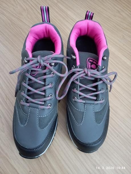 Trekove topánky, 37