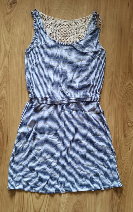 Pásikavé minišaty s čipkou, gate,s