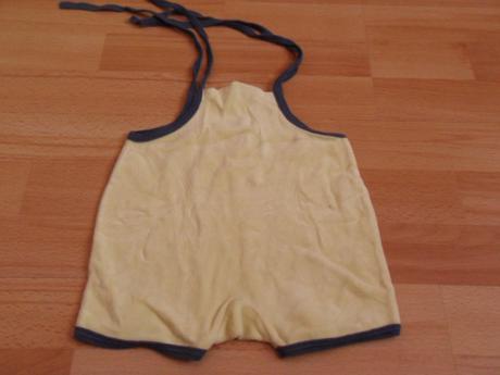 Kratasky na snurocky na pliecka cena 4 eur, 68