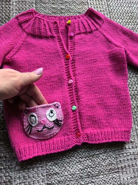 Svetrík s mačkou, 