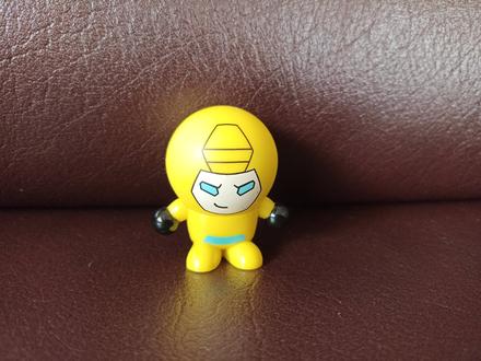 Figúrka bumblebee transformers od hasbro,