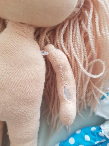 Ručne šitá bábika,