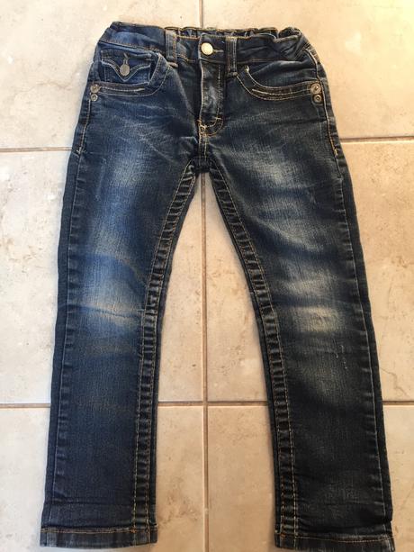 Elastické pohodlné na cvok rifle, 104