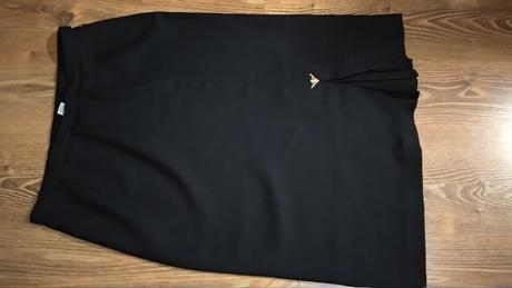 Čierna sukňa, makyta, málo nosená, 43