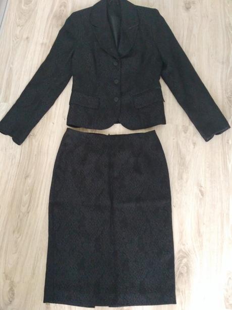 Luxusny elegantny kostym vel.36 by hankin mode, s