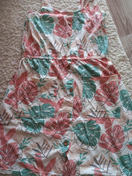 Šaty s vreckami, 38