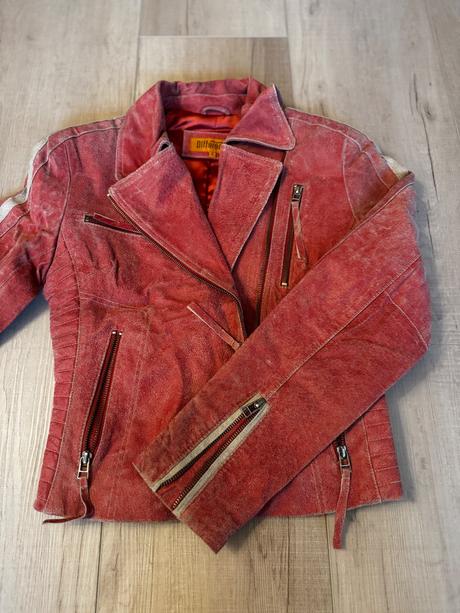 Kožená bunda z brúsenej kože veľkosti s, s