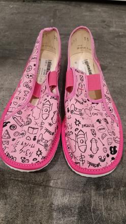 Dievčenské prezuvky, baťa,35