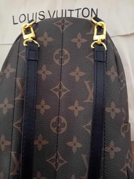 Je tento ruksak od originálneho výrobcu?