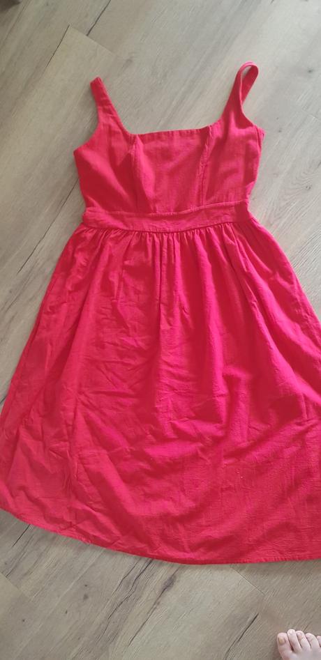 Cervene letne saty, m