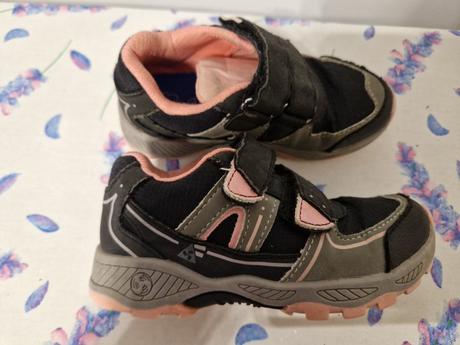 Topanky + tenisky, 26