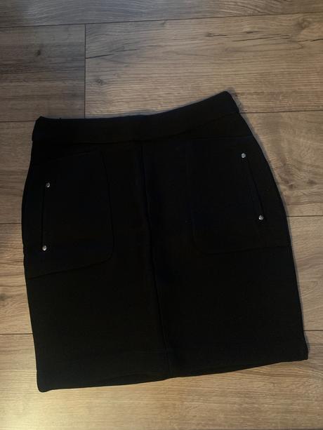 Damska čierna sukňa na zips gate 34, xs