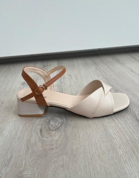 Sandále na opätku, 38