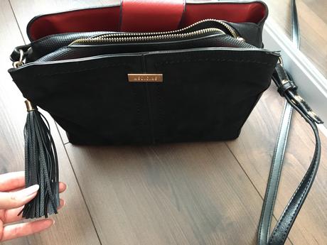 Crossbody kabelka, medicine